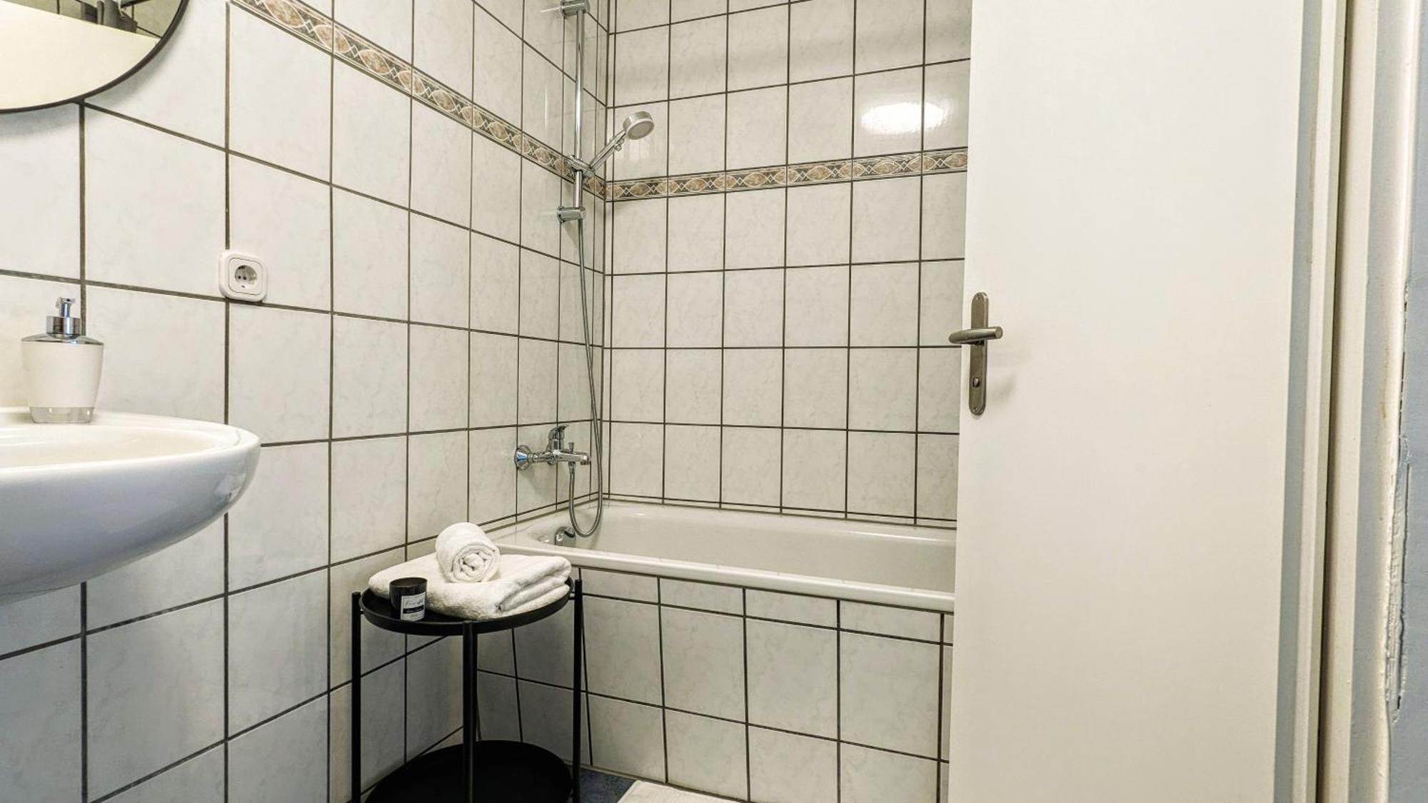 Tt Living Apartments Bonitas & Divinitas I 2 Schlafzimmer I Kueche I Vollbad I Waschmaschine Реллинген Экстерьер фото